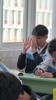这是爱打篮球男生的一个专属动作了吧?😎